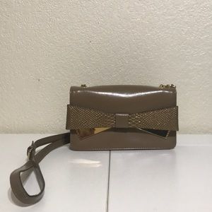 Gianni Bini crossbody bag